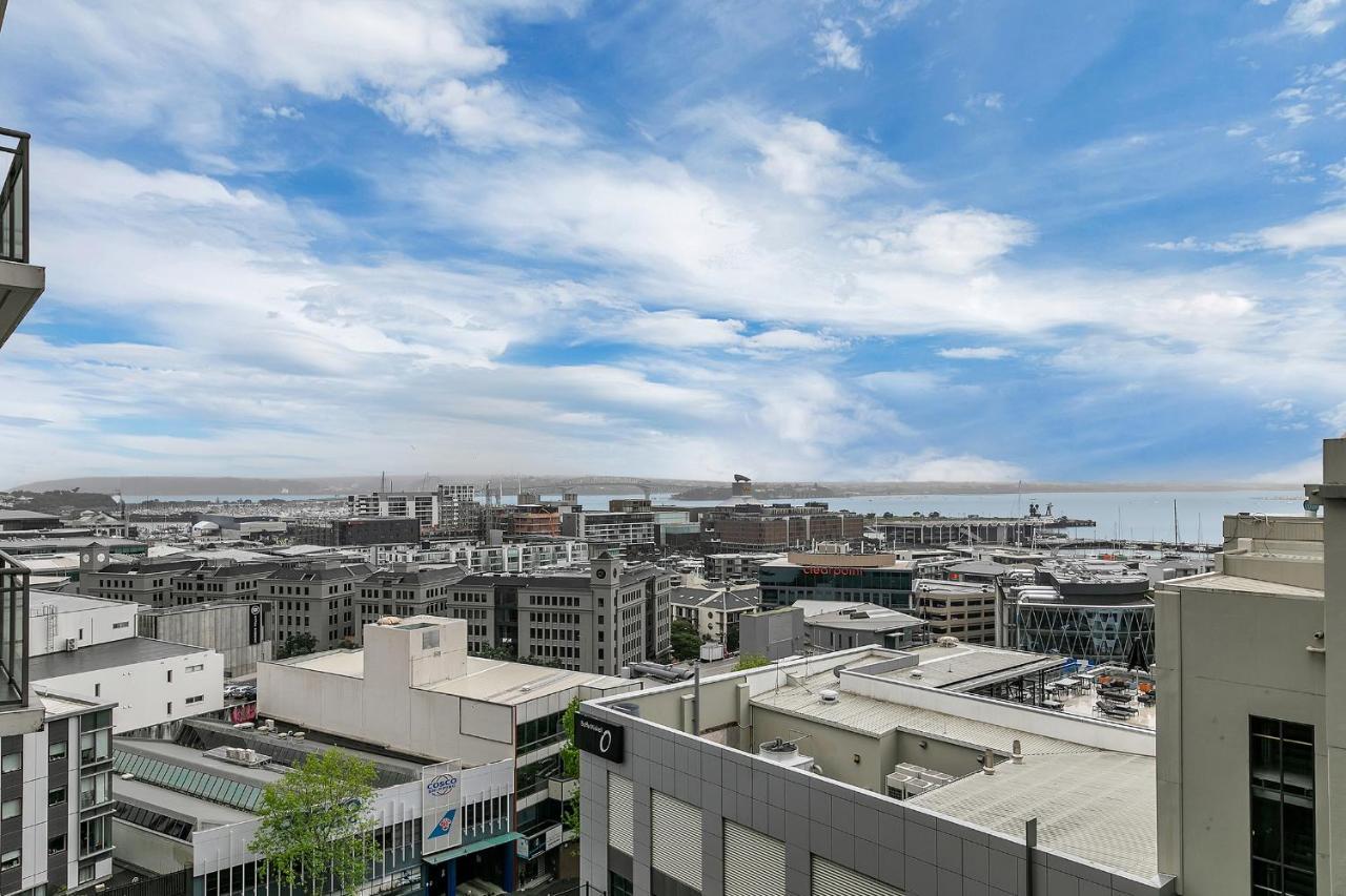 Corporate Gem + Rooftop Pool & Spa Оукланд Екстериор снимка