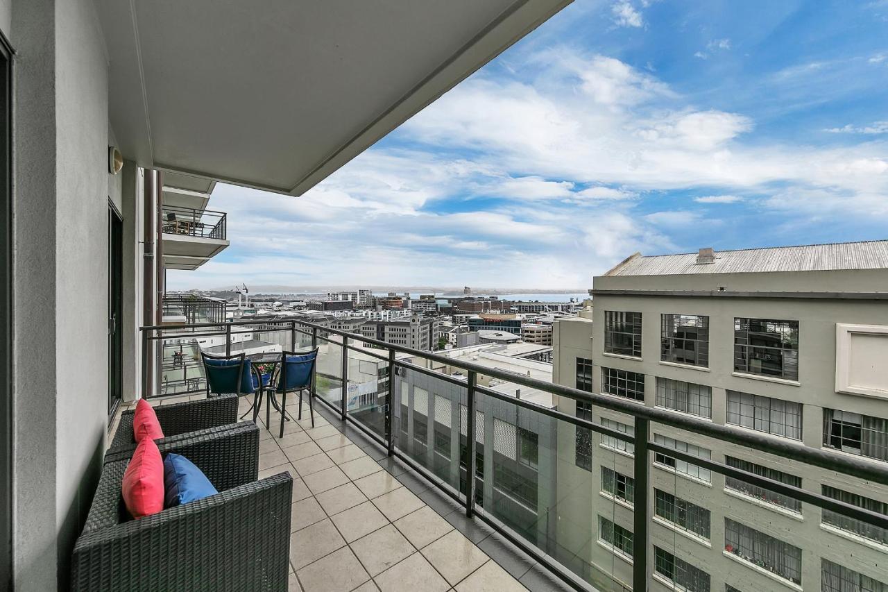 Corporate Gem + Rooftop Pool & Spa Оукланд Екстериор снимка